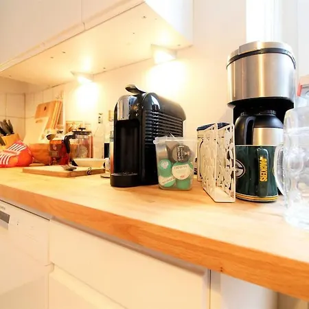 Spacious Munich Apartment For 10 Near Oktoberfest * מינכן