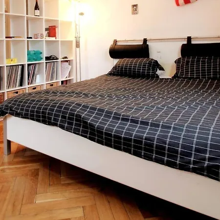 Spacious Munich Apartment For 10 Near Oktoberfest דירה