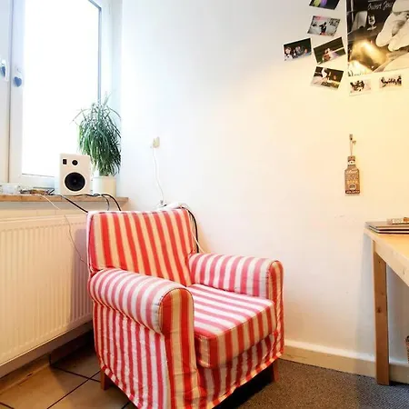 Spacious Munich Apartment For 10 Near Oktoberfest דירה *