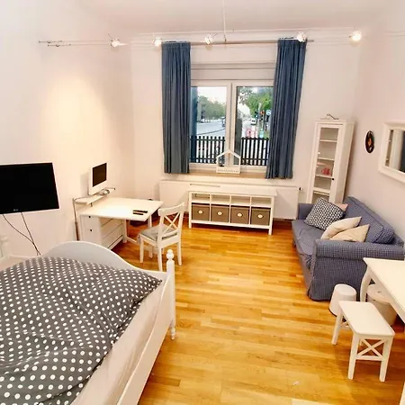 Spacious 3Br Apartment Sleeps 10 Near Oktoberfest Appartement *