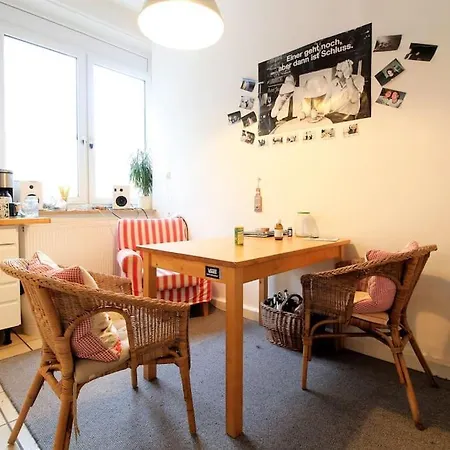 Spacious Munich Apartment For 10 Near Oktoberfest * מינכן