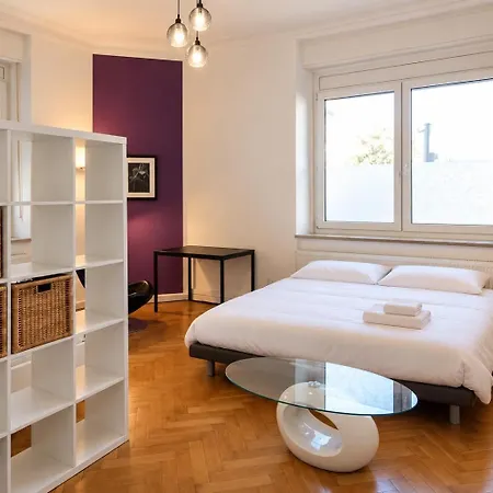 Spacious 3Br Apartment Sleeps 10 Near Oktoberfest Appartement *
