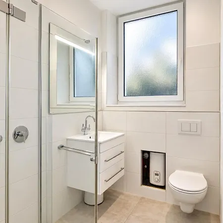 Spacious 3Br Apartment Sleeps 10 Near Oktoberfest Appartement