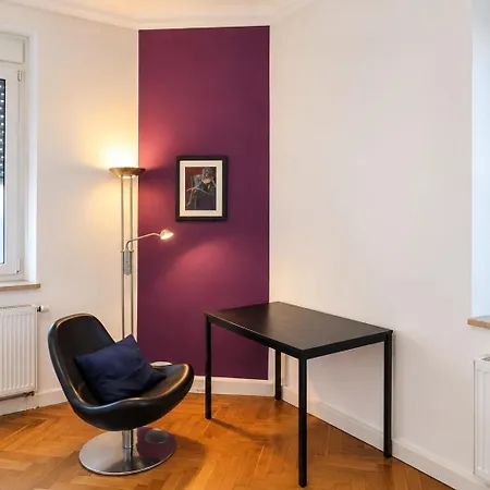 Spacious 3Br Apartment Sleeps 10 Near Oktoberfest *