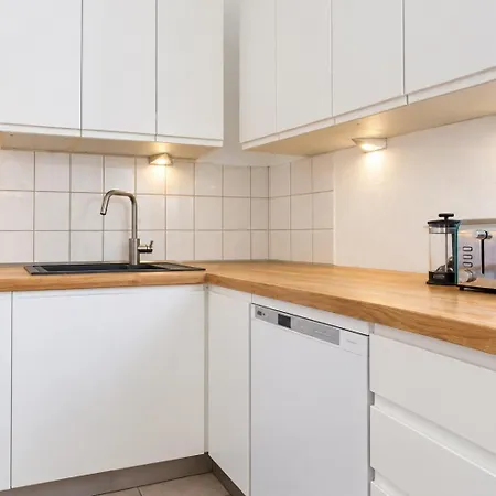 Spacious 3Br Apartment Sleeps 10 Near Oktoberfest Lägenhet